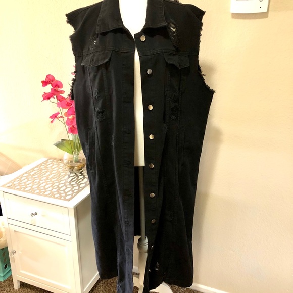 Fashion Nova Jackets & Blazers - FASHION NOVA destroyed look duster vest 2X🍒FINAL